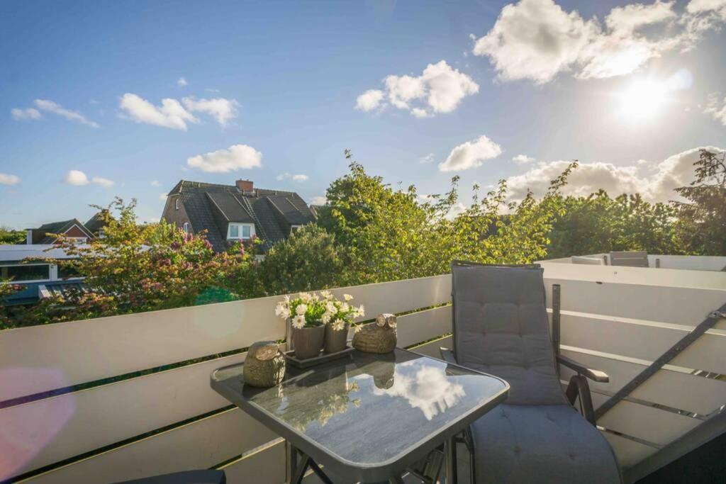 Maritim Und Individuell In Wenningstedt Mit Balkon Apartment Exterior foto